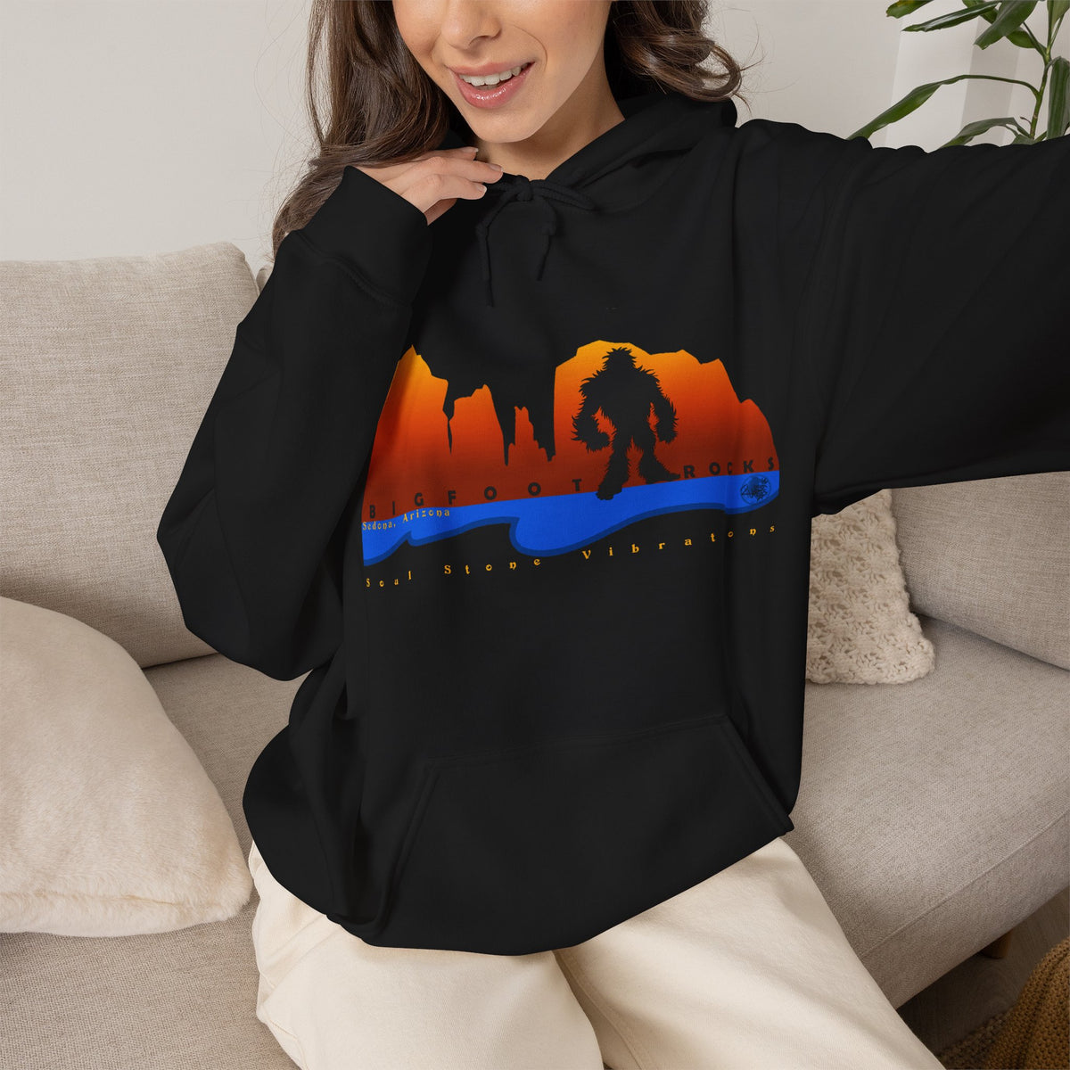 Bigfoot Rocks Unisex Heavy Blend™ Hooded Sweatshirt